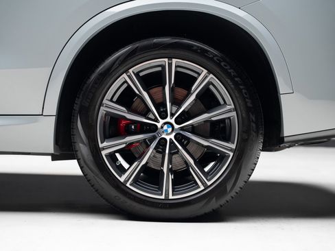 Used 2024 BMW X5 sDrive40i w/ M Sport Package RWD image 23