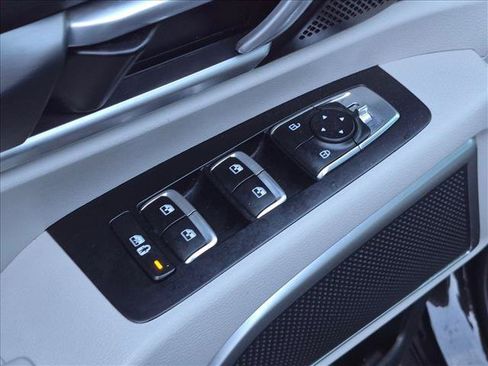 Used 2022 Kia Telluride S FWD image 12
