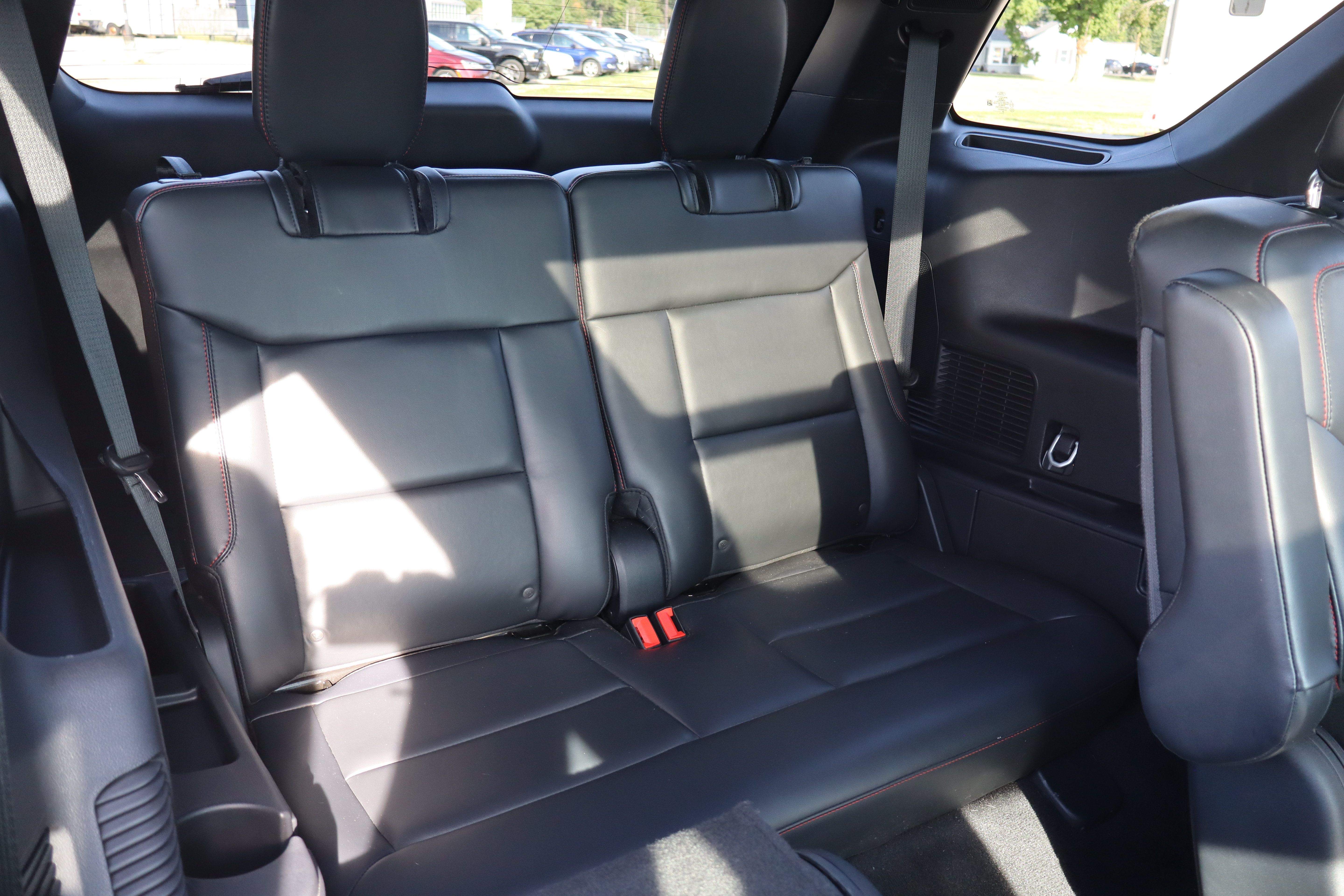 Used 2025 Ford Explorer ST-Line w/ Premium Package AWD/4WD image 12