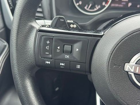 Used 2022 Nissan Rogue SV image 29