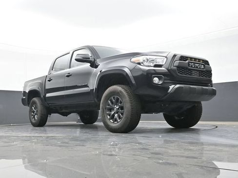 Used 2022 Toyota Tacoma SR5 w/ Technology Package AWD/4WD image 53
