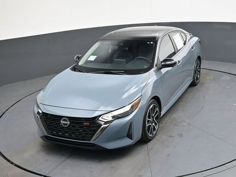 Certified 2025 Nissan Sentra SR w/ SR Premium Package image 36
