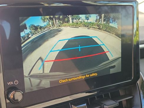 Used 2025 Toyota Corolla LE image 25