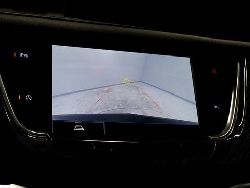 Used 2025 Cadillac XT6 Premium Luxury image 2