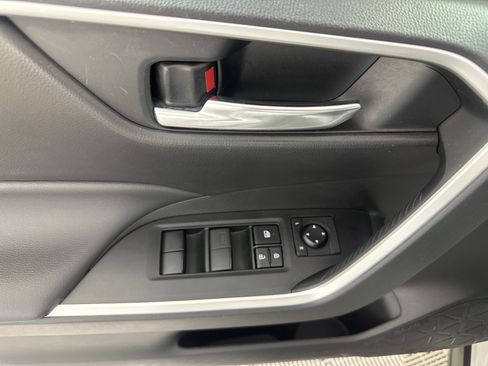 Used 2021 Toyota RAV4 XLE image 11