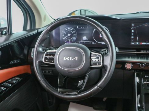 Used 2022 Kia Carnival SX Prestige FWD image 12