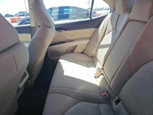 Used 2020 Toyota Camry LE FWD image 18