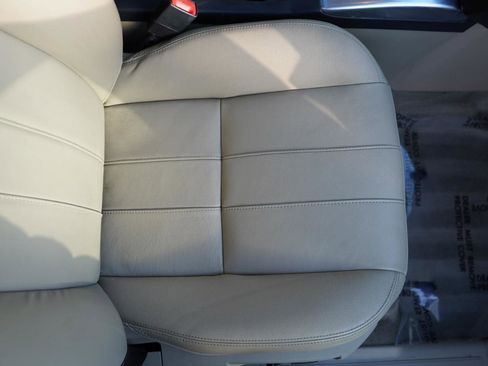 Used 2013 Land Rover LR2 image 69