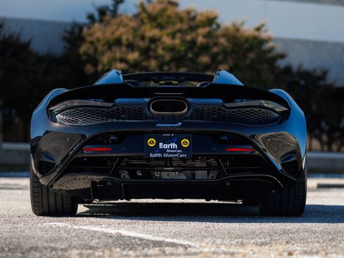 Used 2024 McLaren 750S Spider image 16