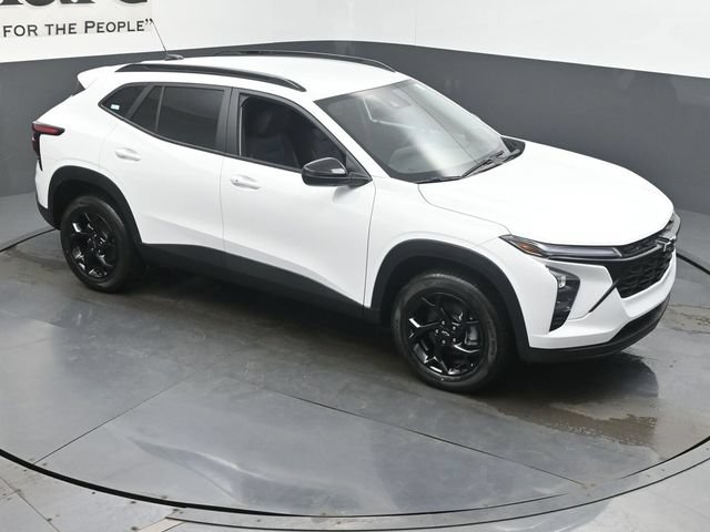 New 2026 Chevrolet Trax LT w/ Driver Confidence Package FWD image 16