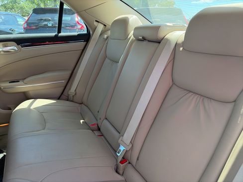 Used 2011 Chrysler 300 Limited image 9