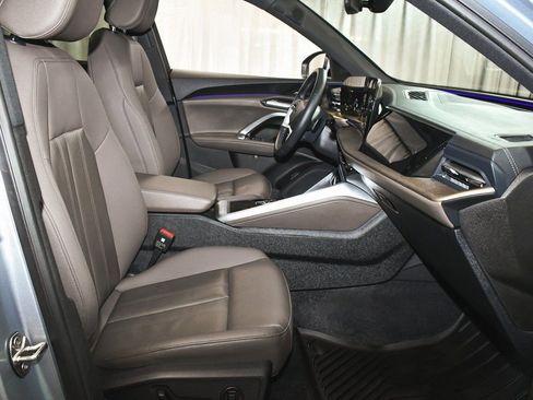 Used 2025 Audi Q5 Premium Plus w/ Premium Plus image 60