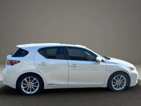 Used 2013 Lexus CT 200h image 4