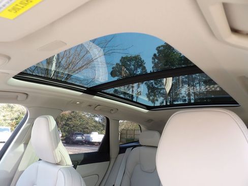 New 2026 Volvo XC60 B5 Ultra w/ Protection Package Premier image 16