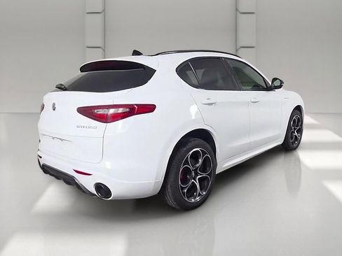 Used 2023 Alfa Romeo Stelvio Veloce AWD/4WD image 36