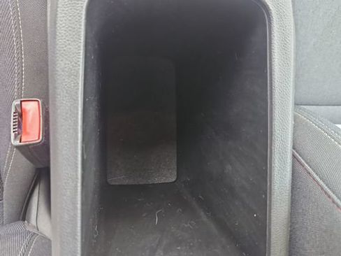 Used 2025 Chevrolet Trax RS FWD image 25