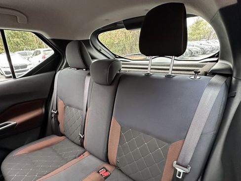 Used 2018 Nissan Kicks SR image 28