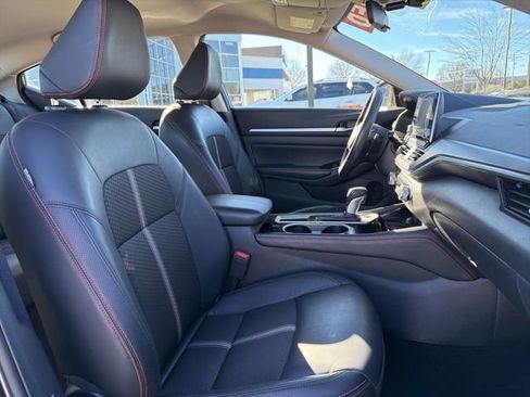 Used 2024 Nissan Altima 2.5 SR image 32