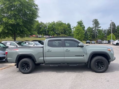 Used 2023 Toyota Tacoma TRD Off-Road AWD/4WD image 3