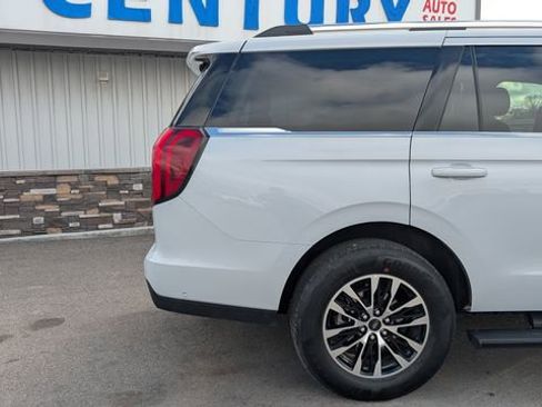 Used 2025 Ford Expedition Platinum AWD/4WD image 15