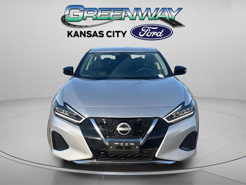 Used 2023 Nissan Maxima SV w/ Floor Mat Group image 2