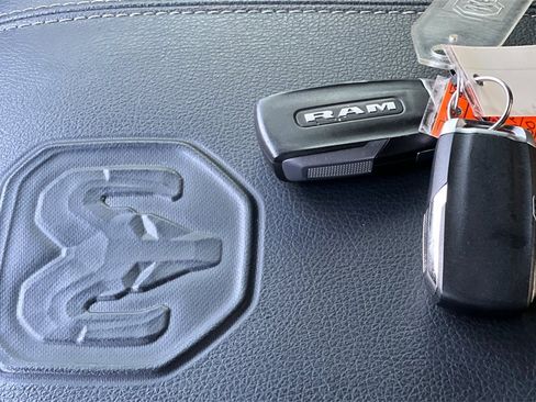 Used 2020 RAM 1500 Laramie image 12