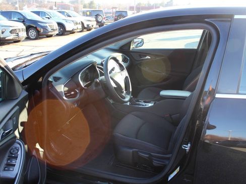 Used 2023 Chevrolet Malibu LS image 15