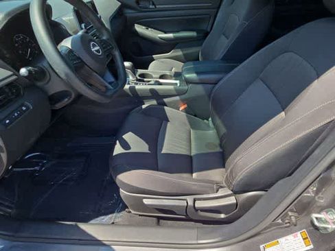 Used 2024 Nissan Altima 2.5 S FWD image 16