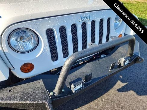 Used 2012 Jeep Wrangler Unlimited Rubicon w/ Dual Top Group image 28