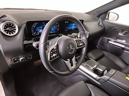 Used 2023 Mercedes-Benz GLA 250 4MATIC w/ Premium Package image 14
