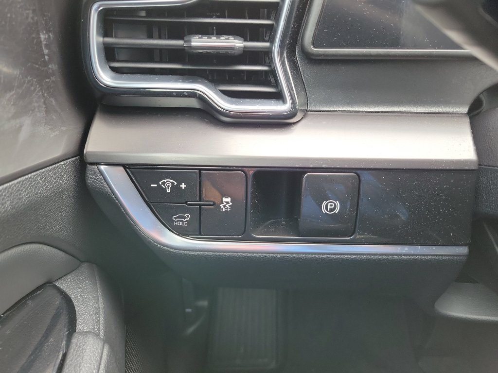 Used 2025 Kia Sportage EX w/ Premium Package FWD image 27