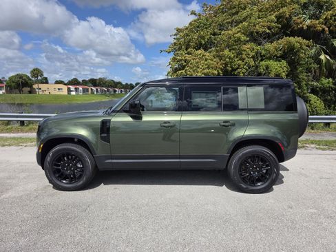 Used 2026 Land Rover Defender 110 S AWD/4WD image 7