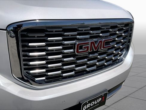 Used 2019 GMC Yukon XL Denali w/ Denali Ultimate Package RWD image 30