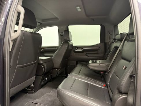 Used 2025 GMC Sierra 1500 SLT AWD/4WD image 19