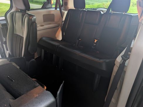 Used 2020 Dodge Grand Caravan SXT FWD image 20