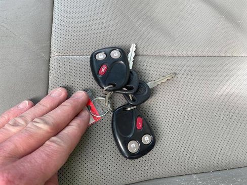 Used 2007 Buick Rainier CXL image 46