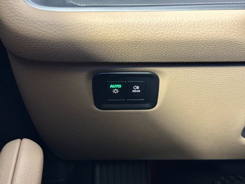 Certified 2026 Porsche Cayenne AWD/4WD image 33