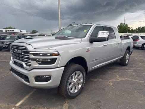 New 2026 RAM 2500 Laramie AWD/4WD image 8
