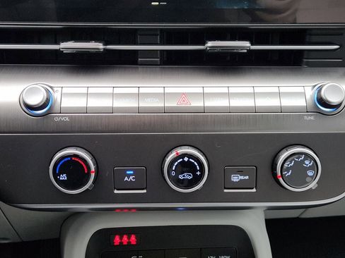 New 2026 Hyundai Kona SE image 15