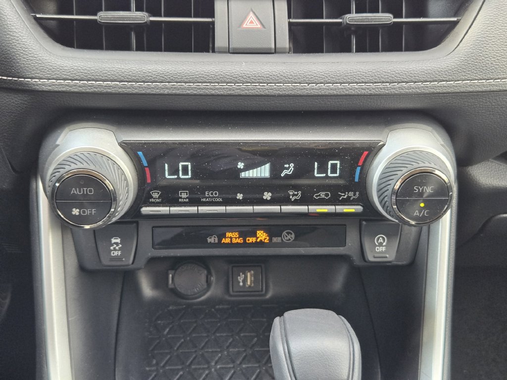 Used 2024 Toyota RAV4 XLE FWD image 16