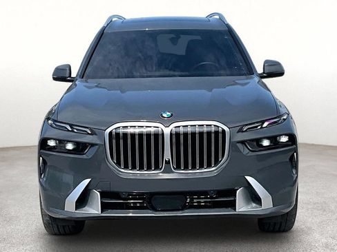 Used 2025 BMW X7 xDrive40i AWD/4WD image 4