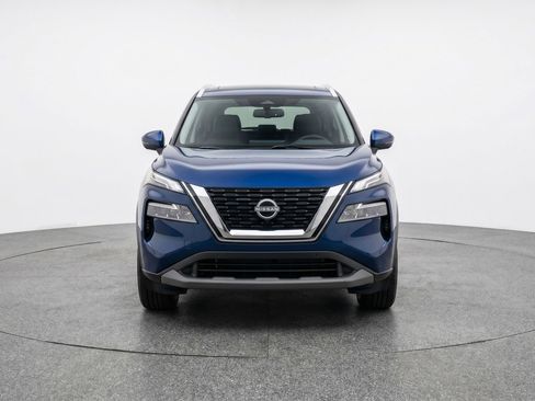 Used 2025 Nissan Rogue SV AWD/4WD image 2