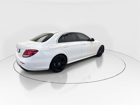 Used 2018 Mercedes-Benz E 300 image 8