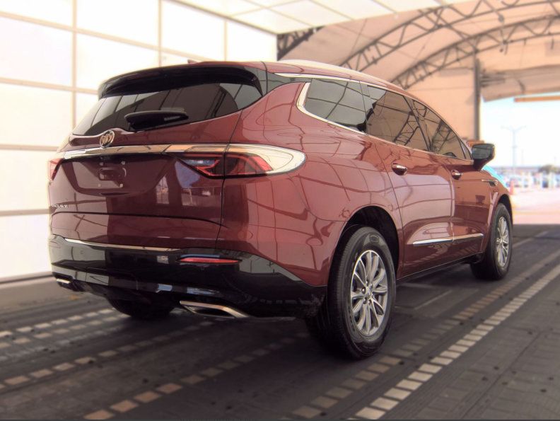 Used 2024 Buick Enclave Essence w/ Technology Package FWD image 2