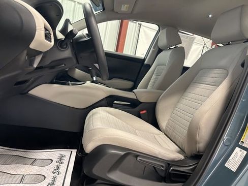 Certified 2024 Honda HR-V LX image 12