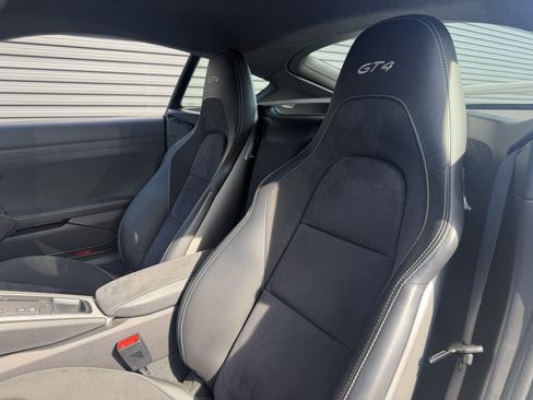 Certified 2020 Porsche 718 Cayman GT4 RWD image 5