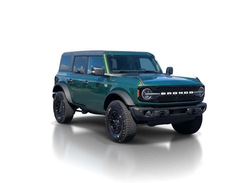Used 2023 Ford Bronco Wildtrak image 2