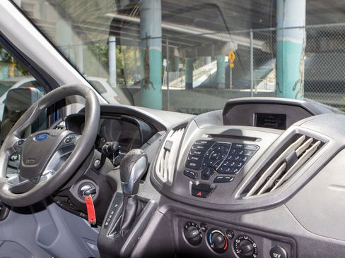 Used 2019 Ford Transit 250 148 Medium Roof image 15