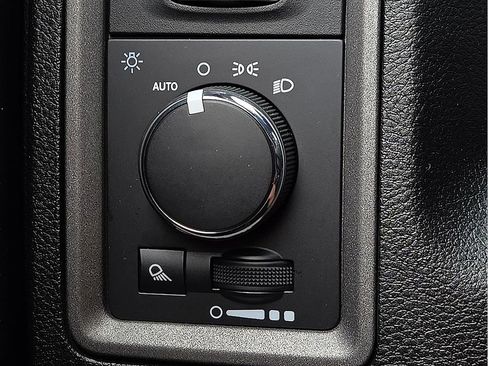 Used 2021 RAM 1500 Tradesman w/ Chrome Plus Package RWD image 16