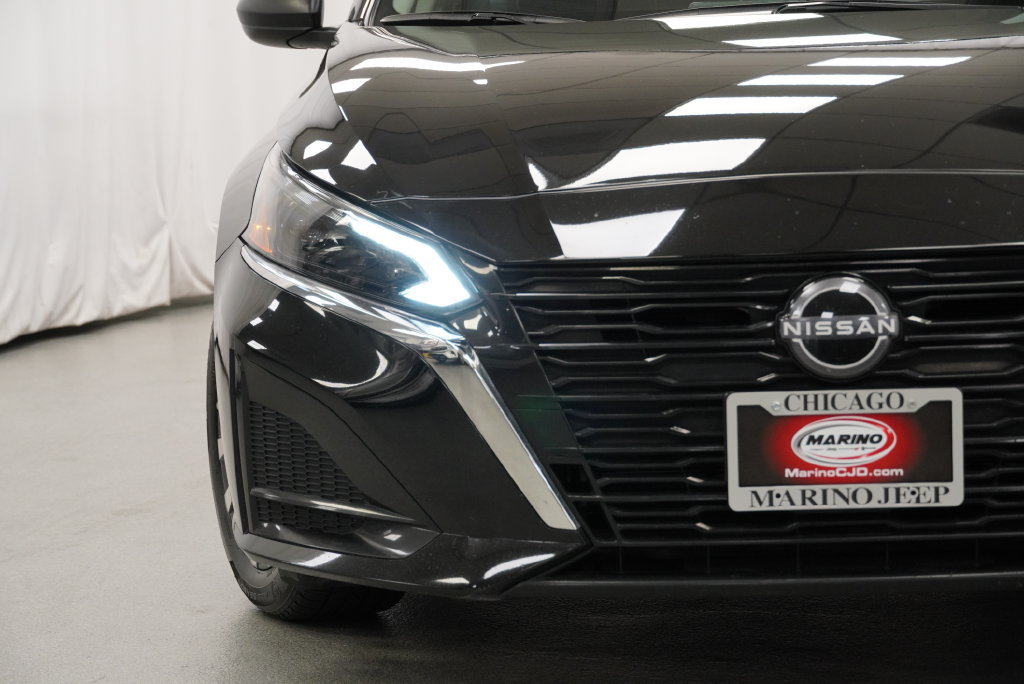 Used 2025 Nissan Altima 2.5 SV FWD image 10